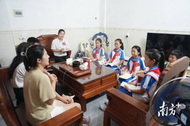 4【南方 】民主实践润童心！陆丰创新开展小小人大代表体验活动